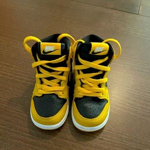 Rare very hard to find Jordan Retro 1 High